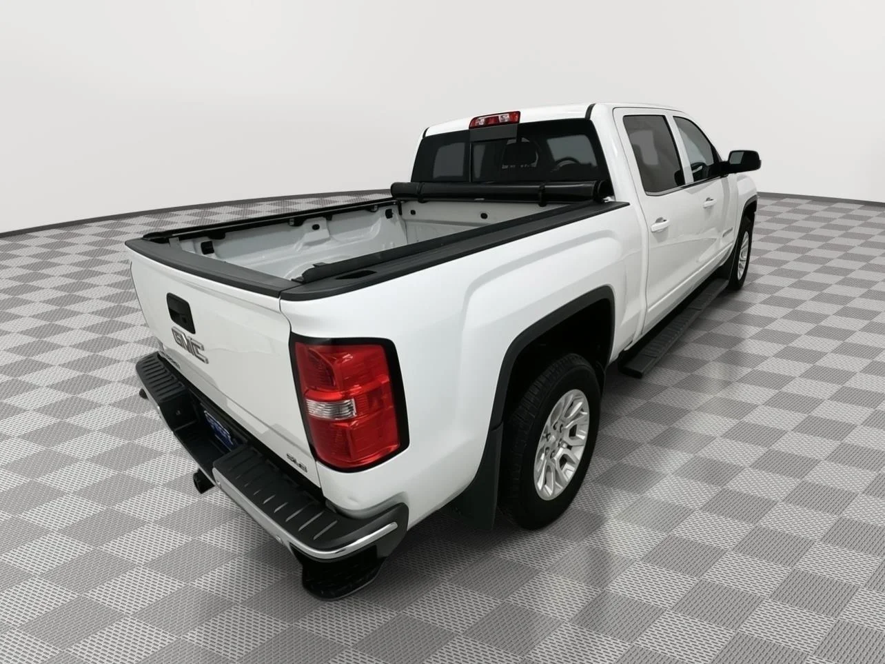 Used 2016 SUMMIT WHITE GMC SLE image 5