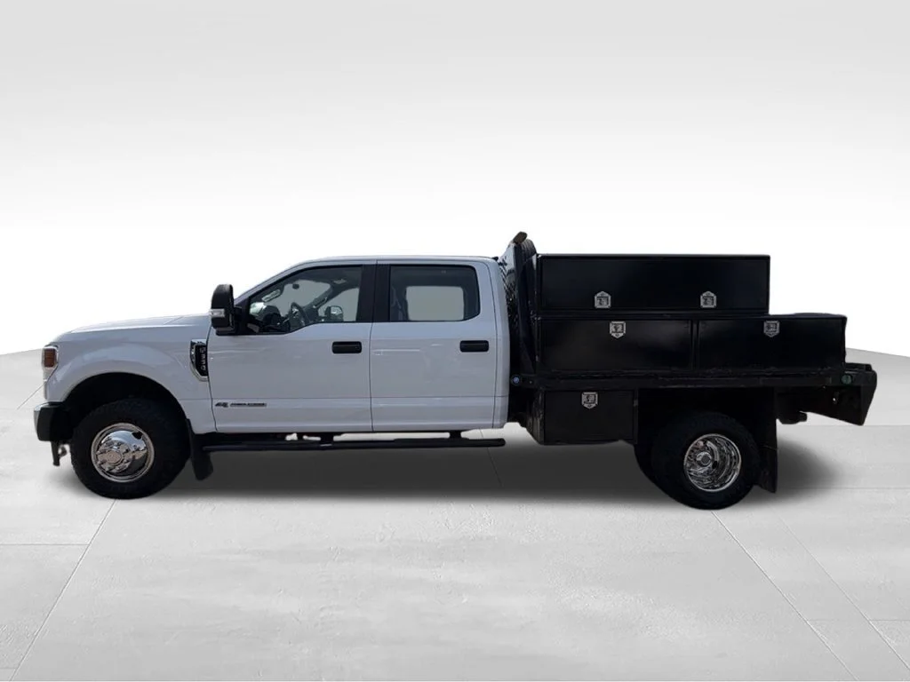 Used 2020 White Ford XL image 2