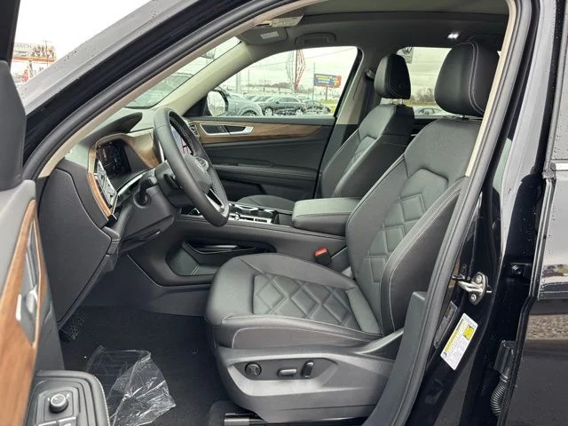 New 2026 Black Volkswagen 2.0T SE w/Technology image 8