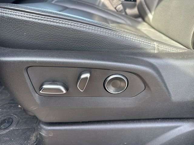 Used 2024 Silver GMC Denali image 15
