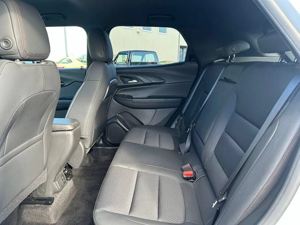 Used 2023 SUMMIT WHITE Chevrolet RS image 20
