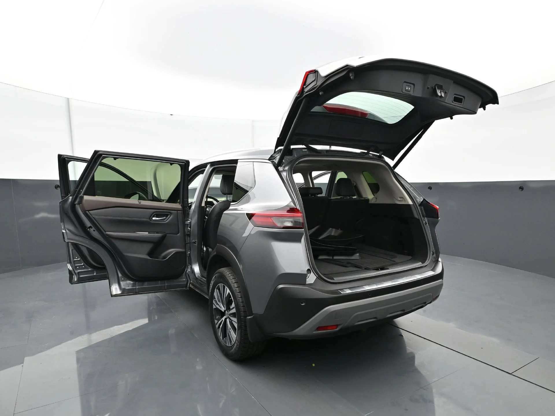 Used 2023 Gun Metallic Nissan SV image 37