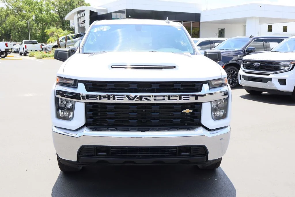 Used 2022 White Chevrolet LT image 4