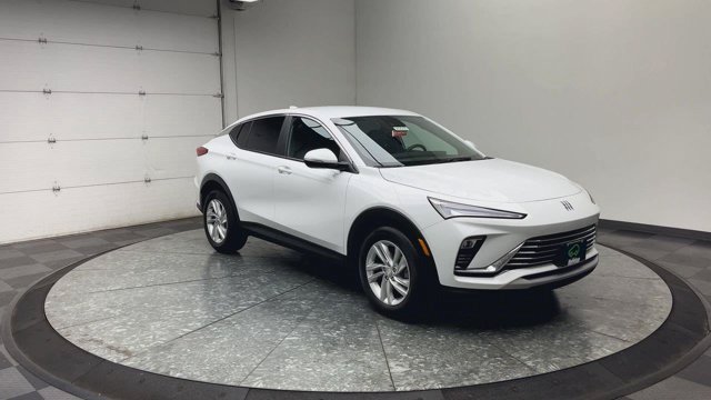 Used 2025 Summit White Buick Preferred image 30