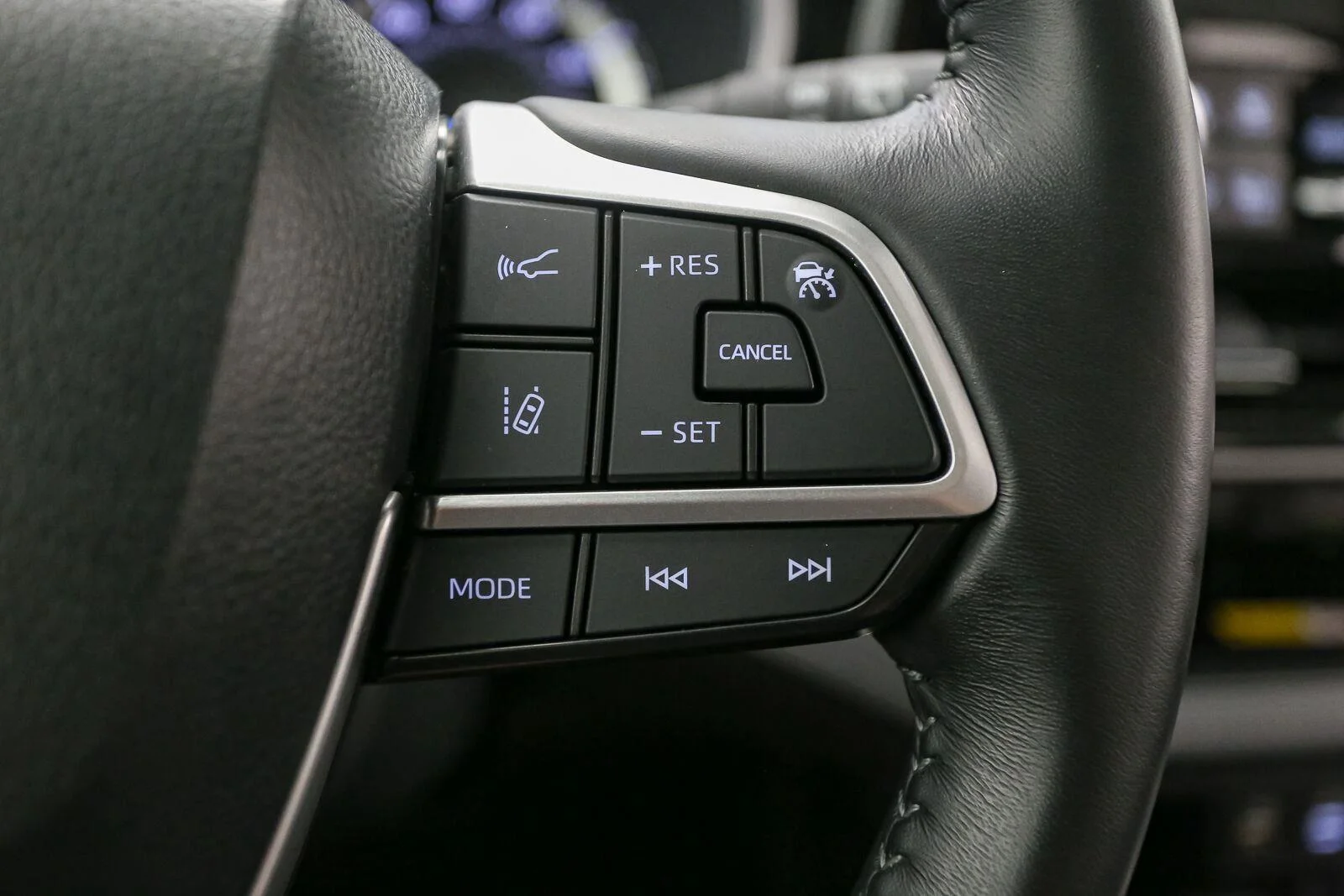 Used 2023 Moon Dust Toyota XLE image 38