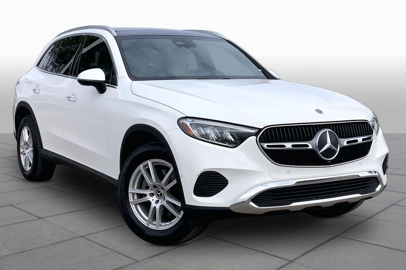 Used 2025 Polar White Mercedes-Benz GLC 300 image 3