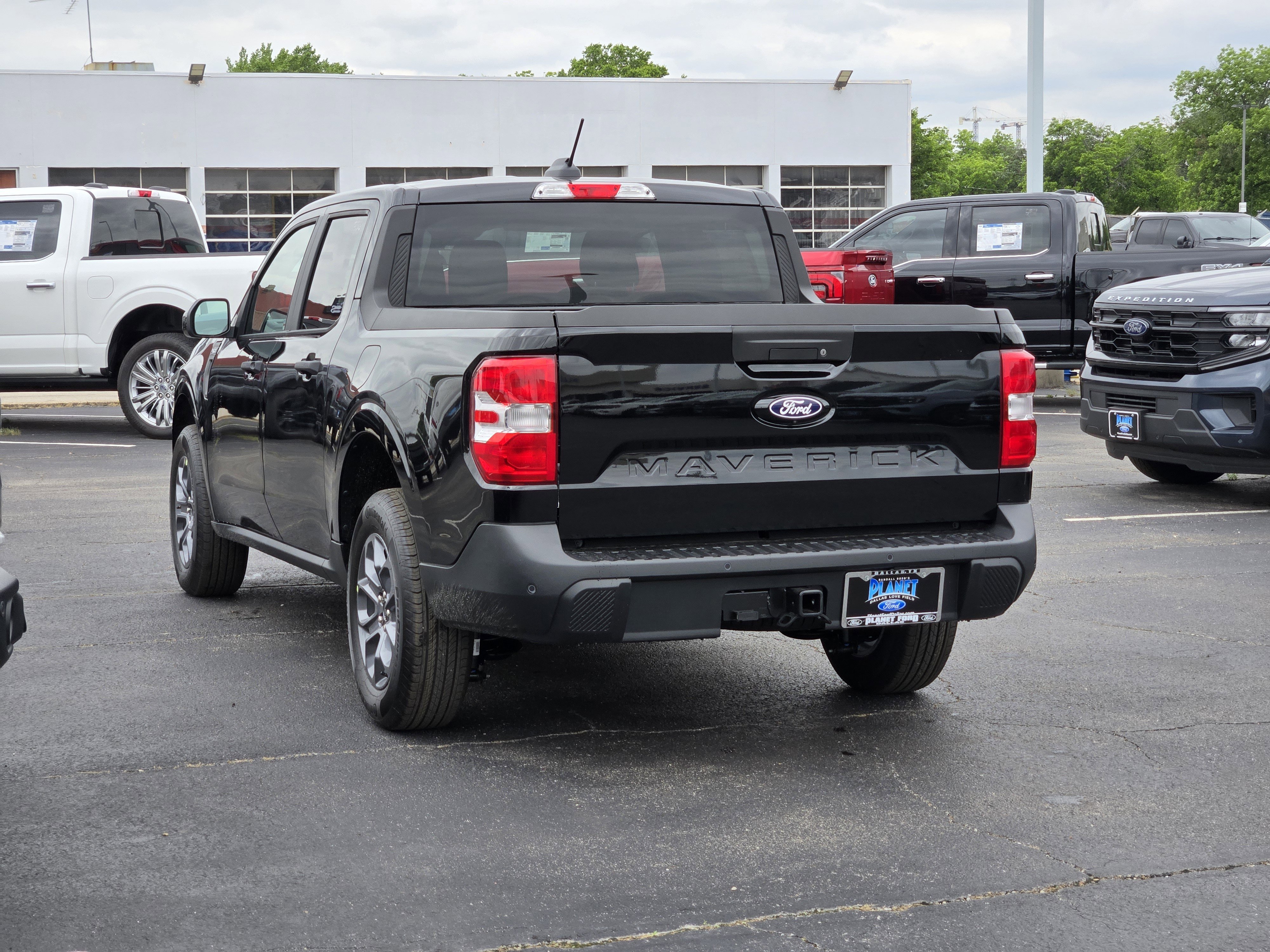New 2026 Shadow Black Ford XLT image 3