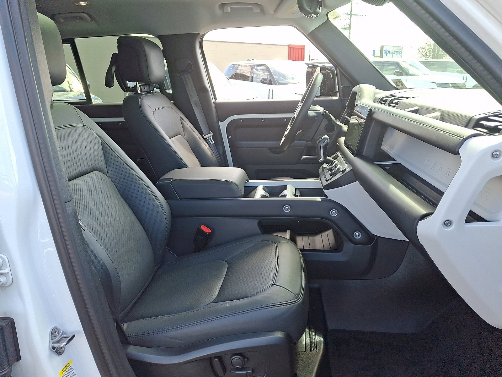 Used 2025 Fuji White   1Aa Land Rover S image 24