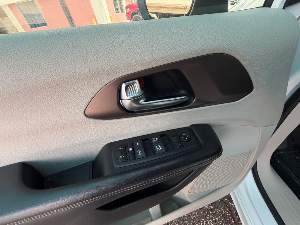Used 2023 White Chrysler LX image 11