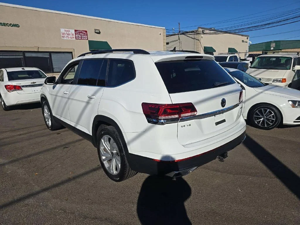 Used 2022 Pure White Volkswagen 3.6L V6 SE w/Technology image 3