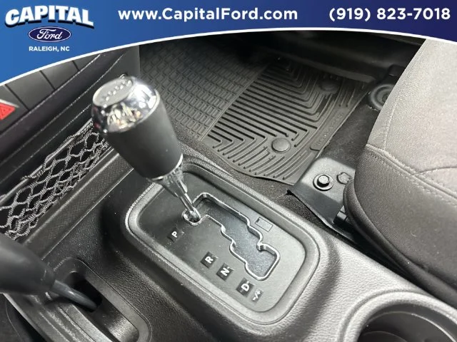 Used 2015 Green Jeep Unlimited Sport image 30