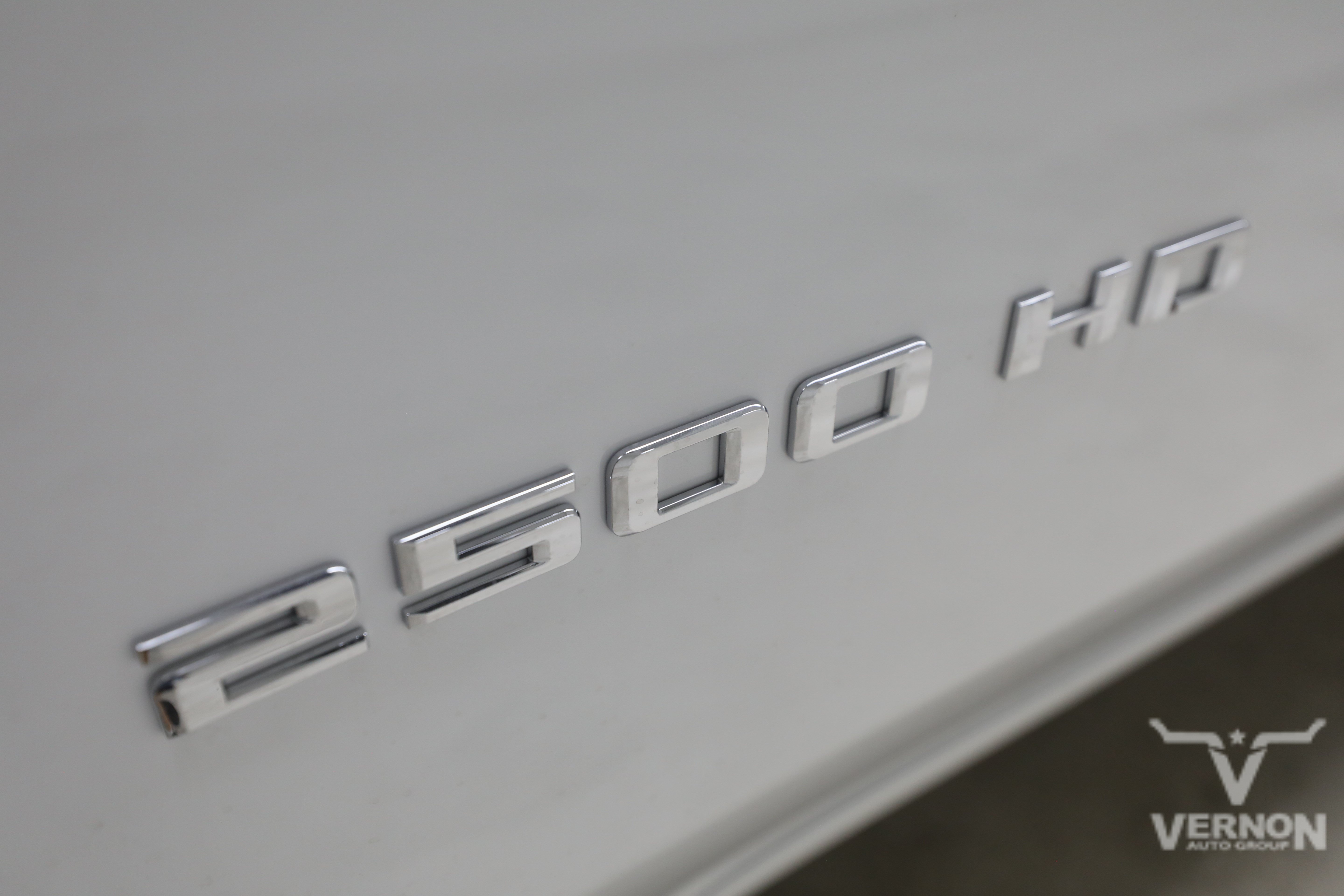 New 2026 Summit White Chevrolet N image 36