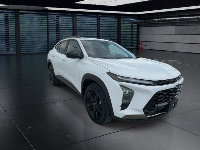 Used 2025 White Chevrolet ACTIV image 2