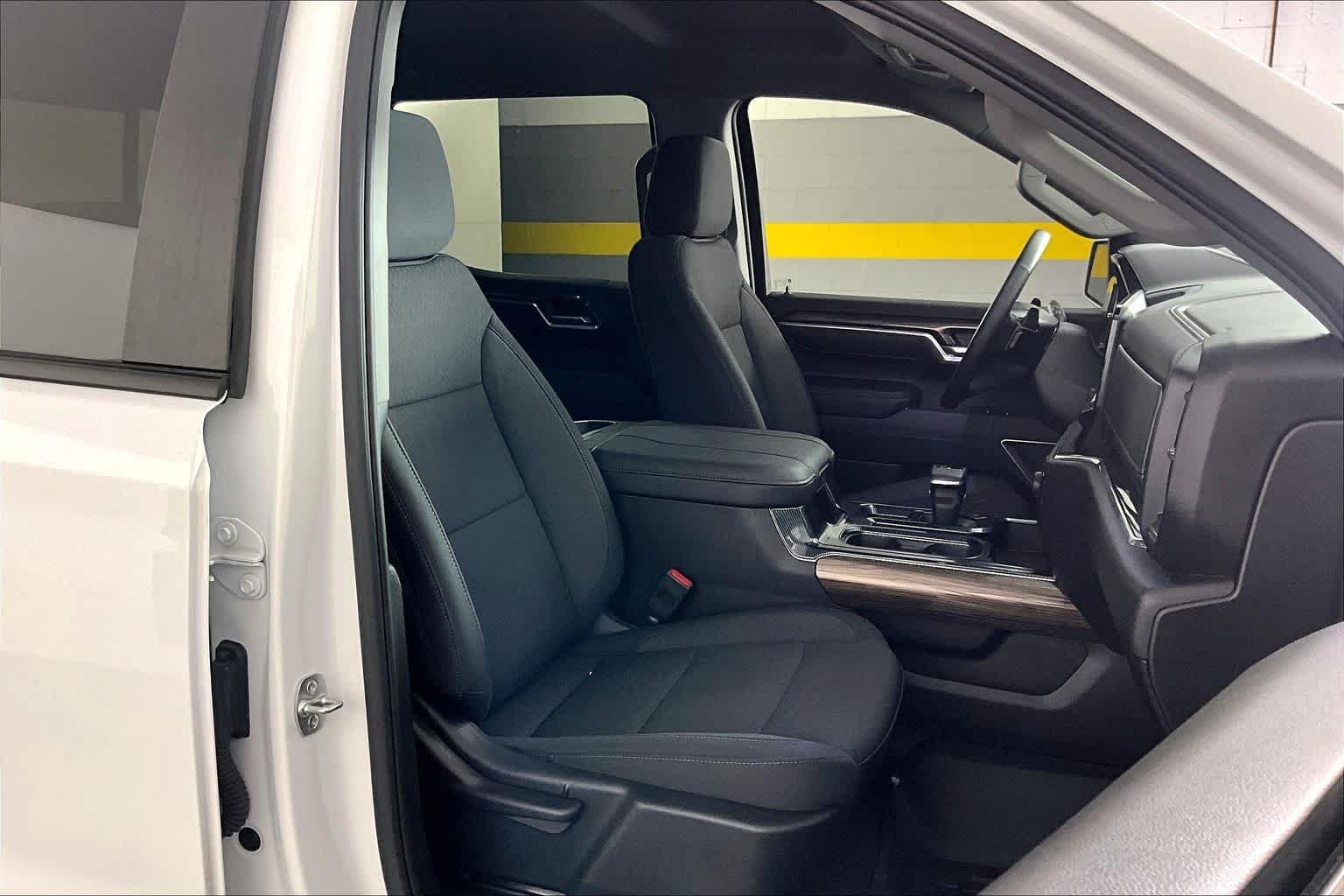 2025 Chevrolet Silverado 1500 LT - Photo 9
