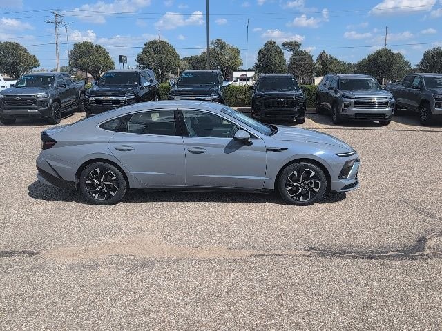 Used 2025 Blue Hyundai SEL image 16