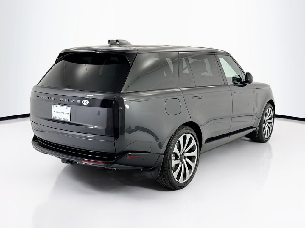 New 2026 Carpathian Gray Premium Metallic Land Rover SE image 5