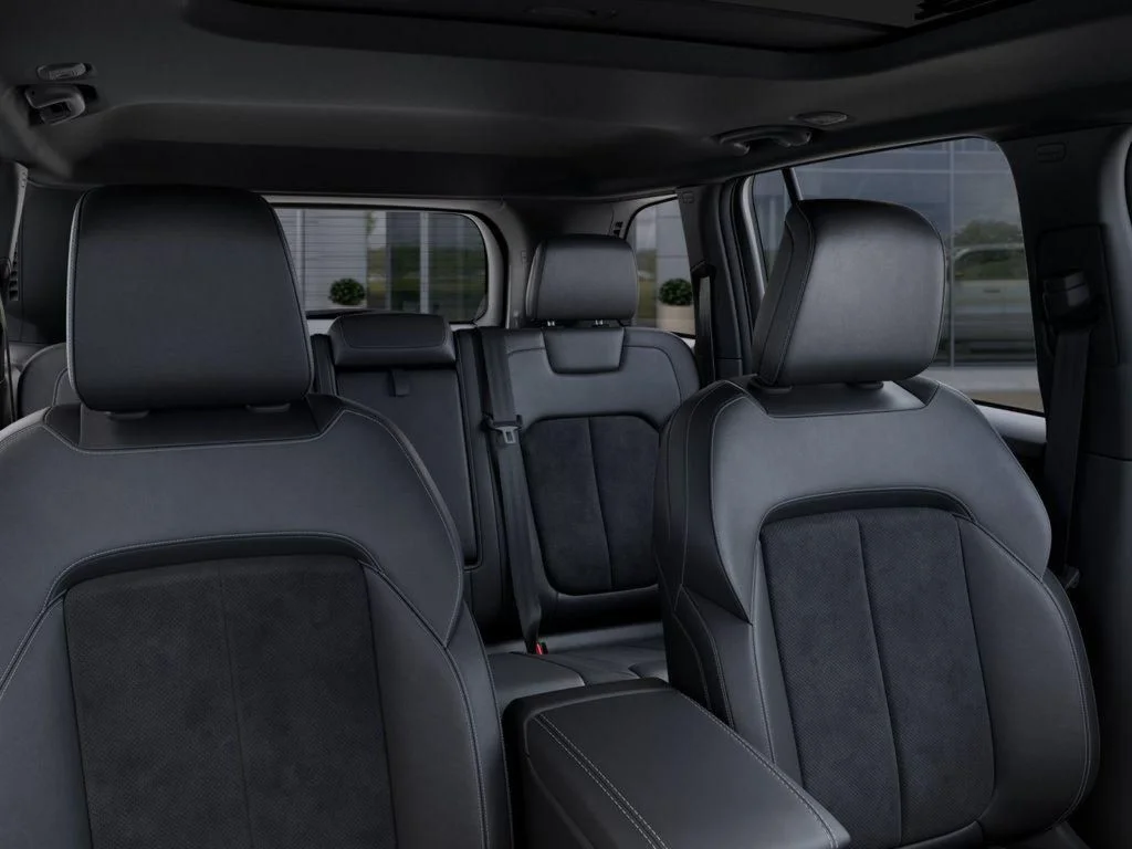 New 2026 Silver Zynith Exterior Paint Jeep Altitude image 26