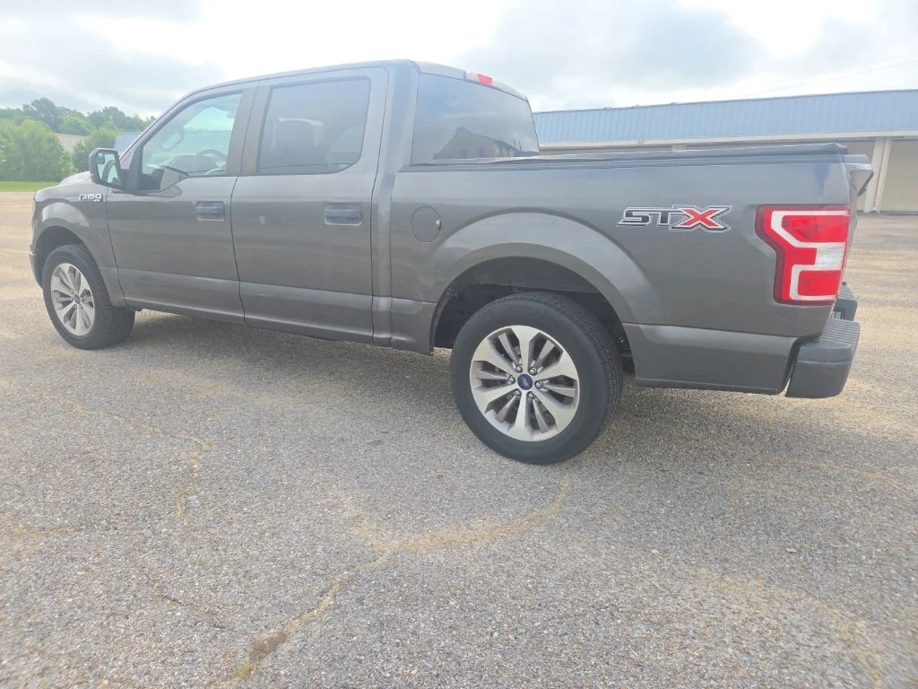 Used 2018 Gray Ford XL image 6