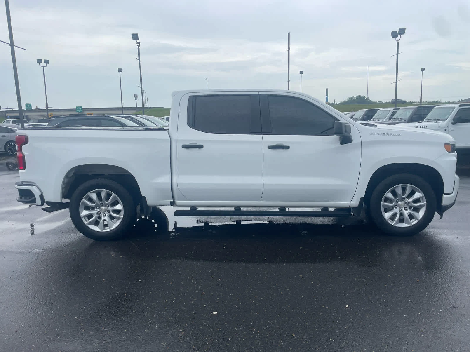 Used 2020 SUMMIT WHITE Chevrolet Custom image 5