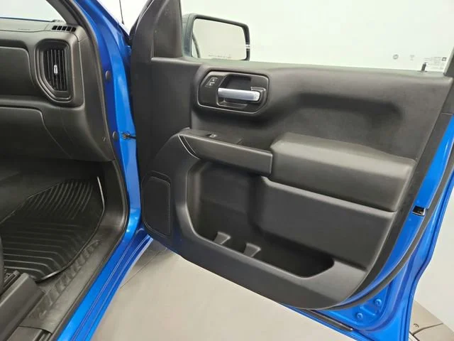 Used 2023 Glacier Blue Metallic Chevrolet Custom image 35