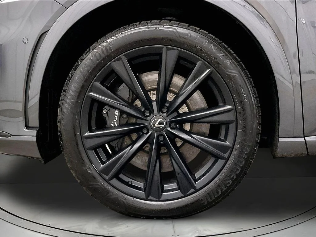 Used 2025 Gray Lexus 500h F SPORT Performance image 12