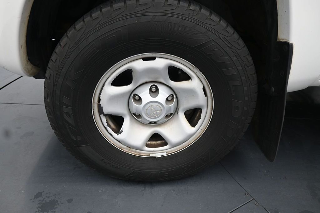 Used 2009 White Toyota PreRunner image 13