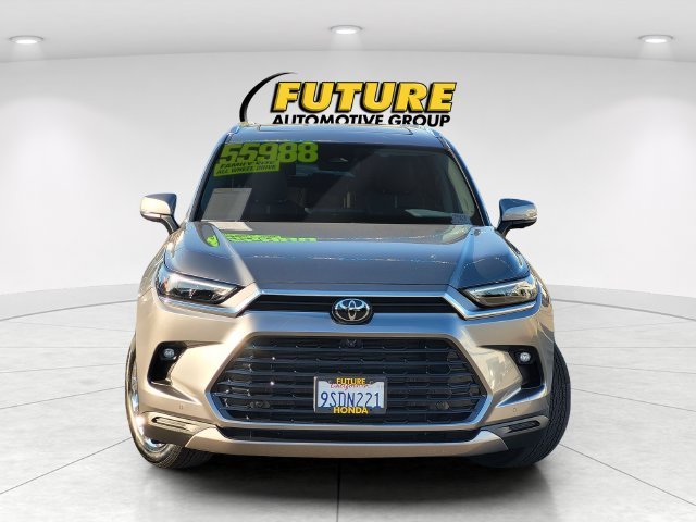 Used 2025  Toyota Platinum image 2