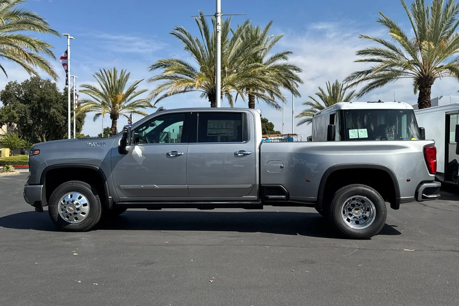 2026 Chevrolet Silverado 3500 HD High Country DRW view 6