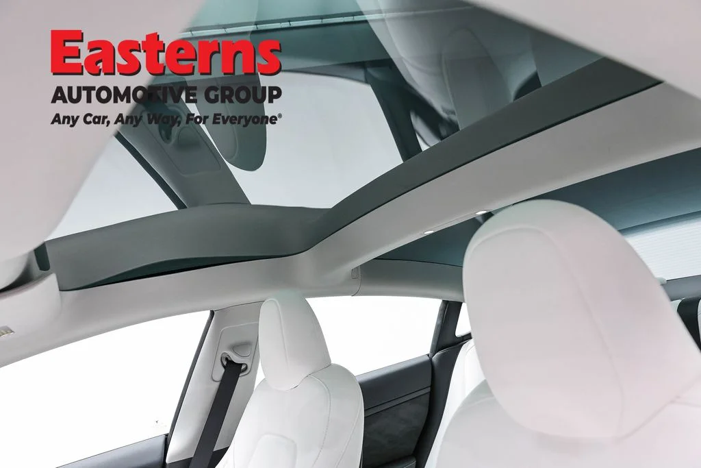 Used 2023 White Tesla Base image 28