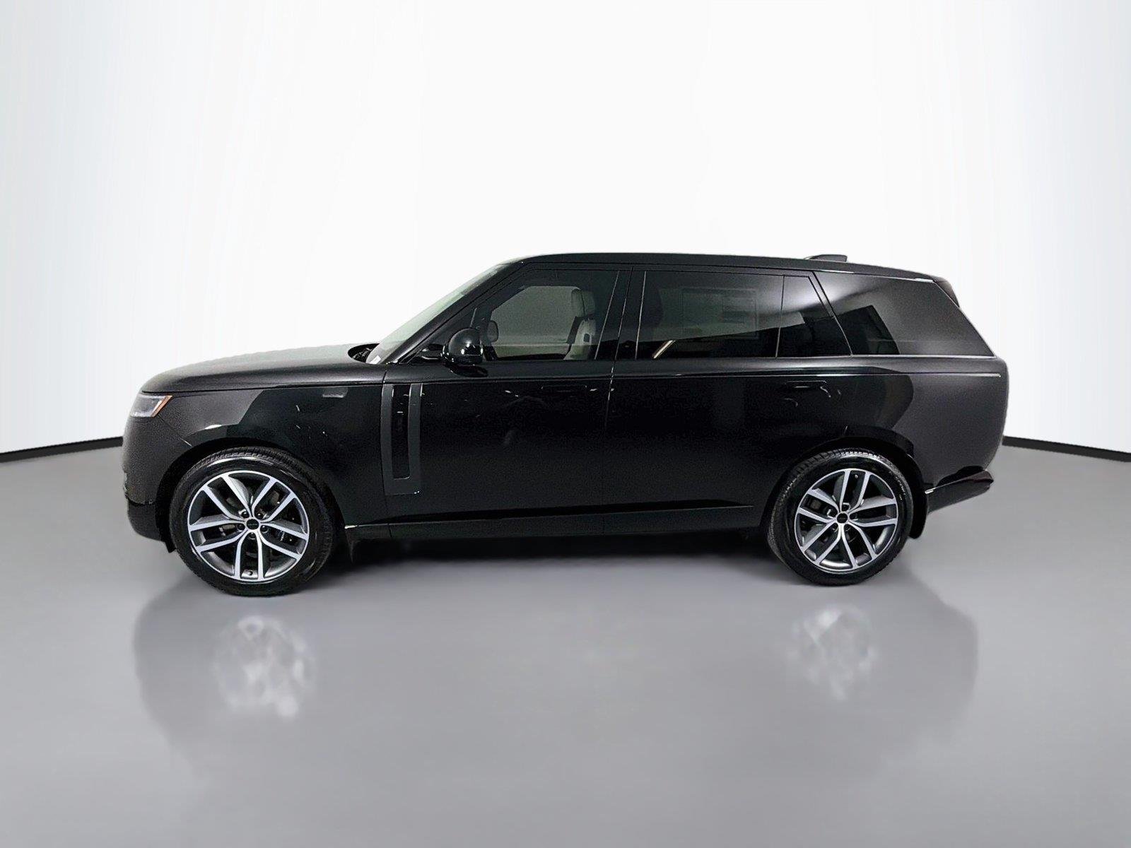 New 2026 Santorini Black Land Rover SE image 8