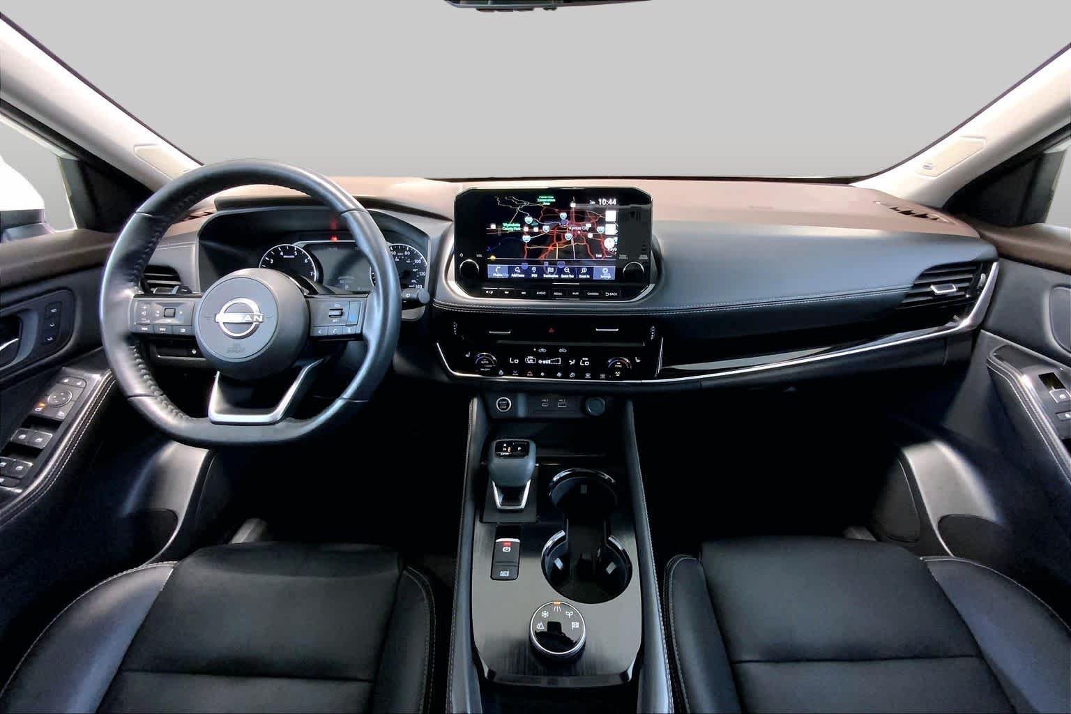 Used 2022 Pearl White Tricoat Nissan SL image 15