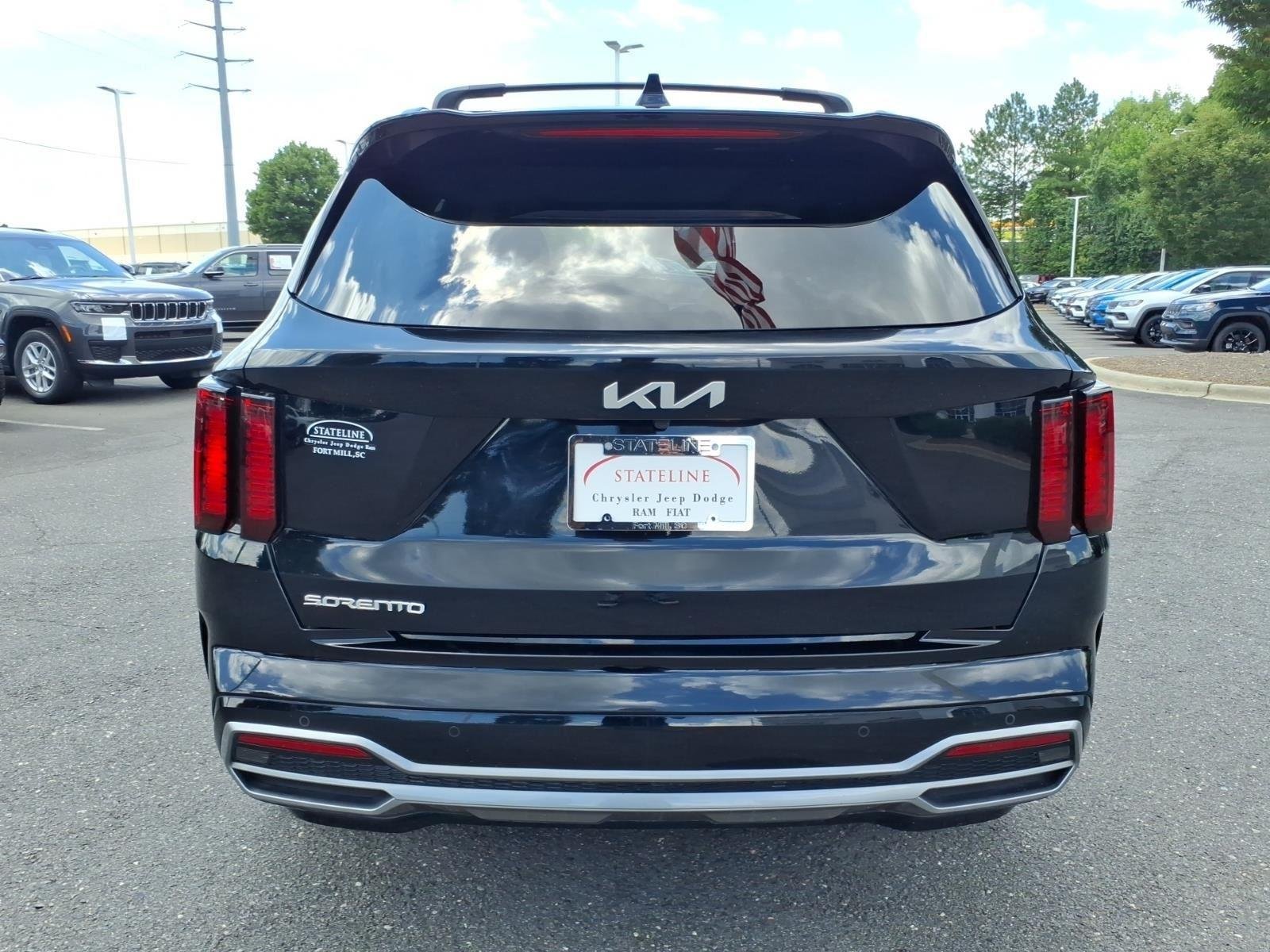 Used 2023 Ebony Black Kia EX image 10
