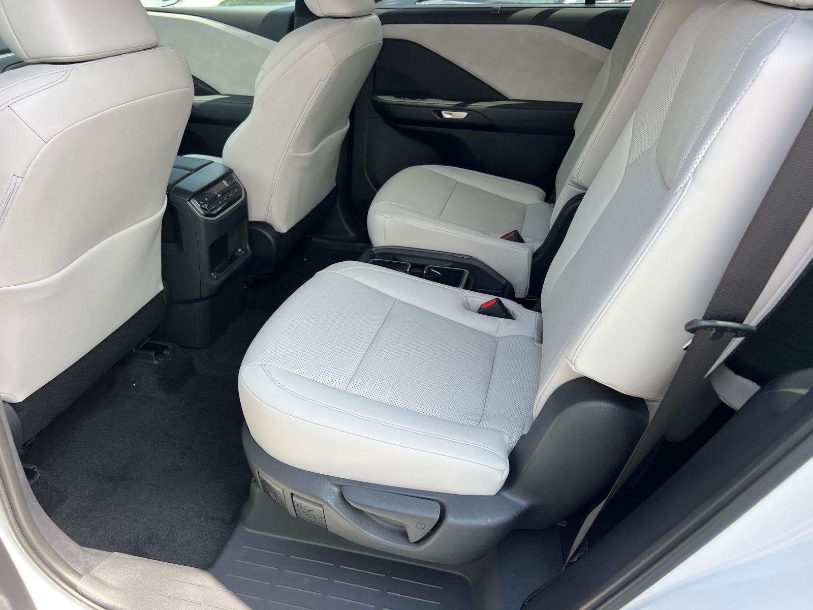 New 2026 Wind Chill Pearl Lexus PREMIUM AWD image 14