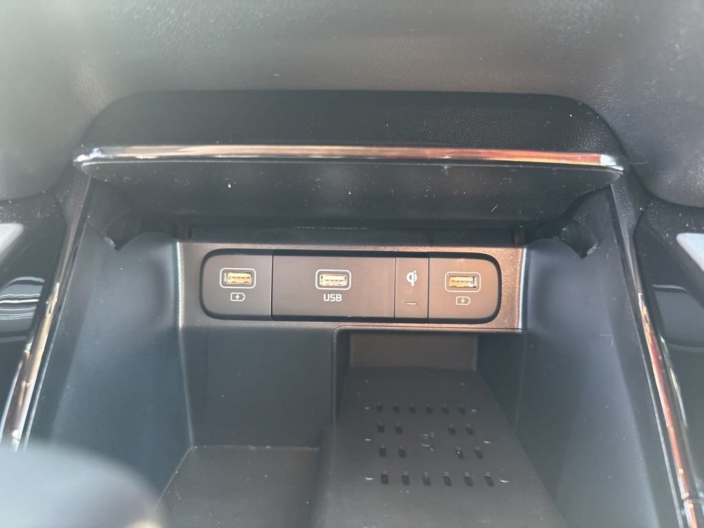 Used 2023 Black Kia SX image 28