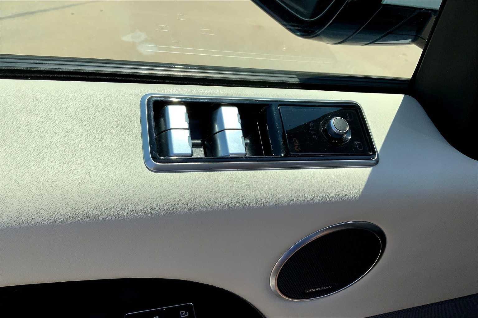 Used 2021 Fuji White Land Rover HSE Silver Edition image 61