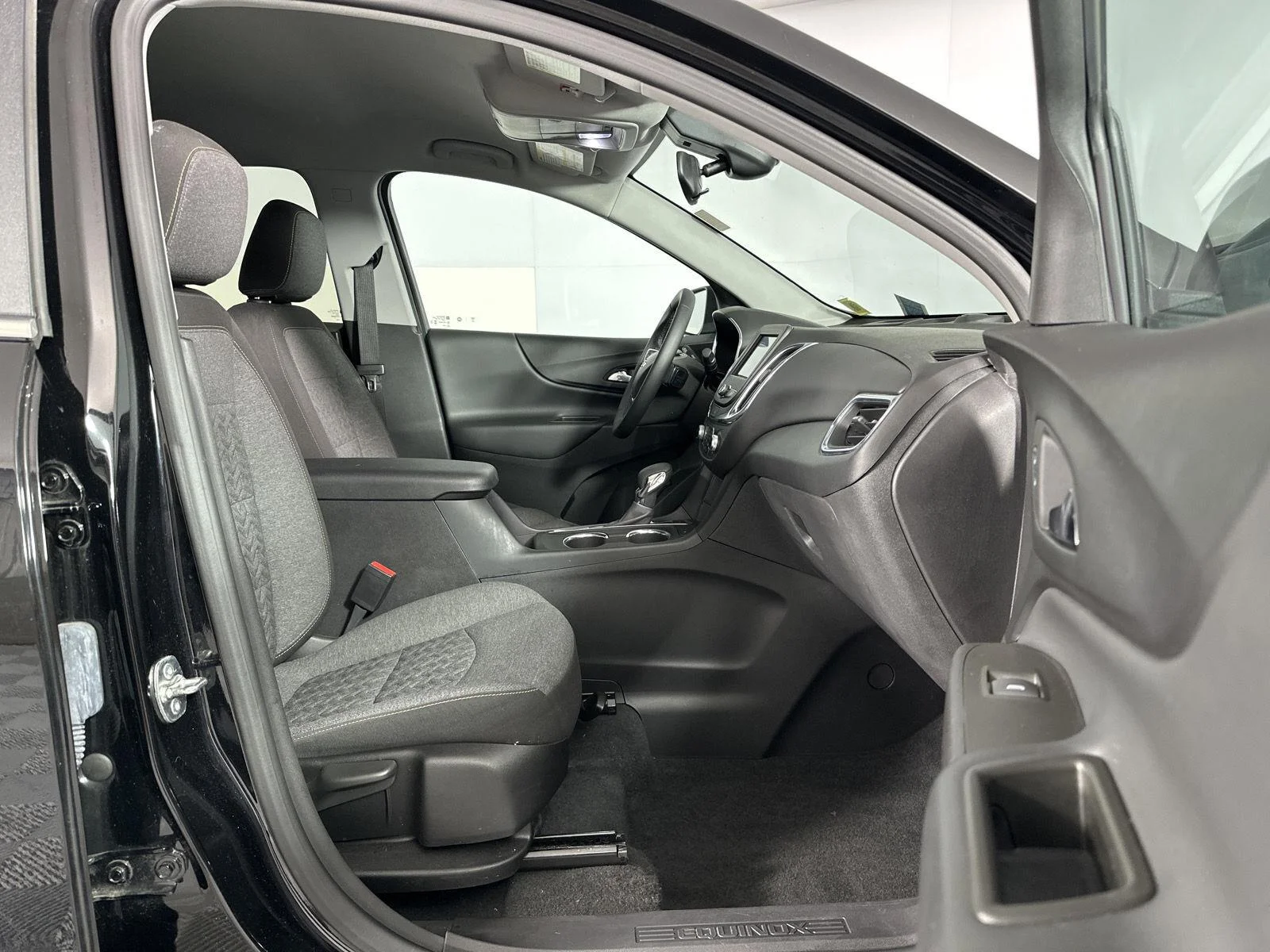 Used 2024 Mosaic Black Metallic Chevrolet LT image 27