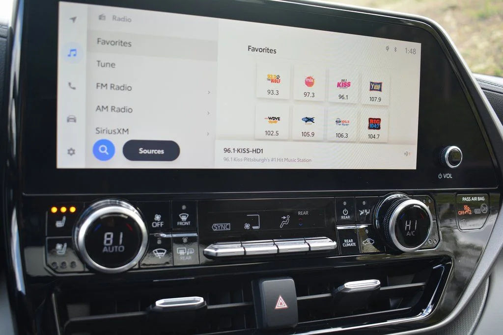 2023 Toyota Highlander Limited - Photo 17