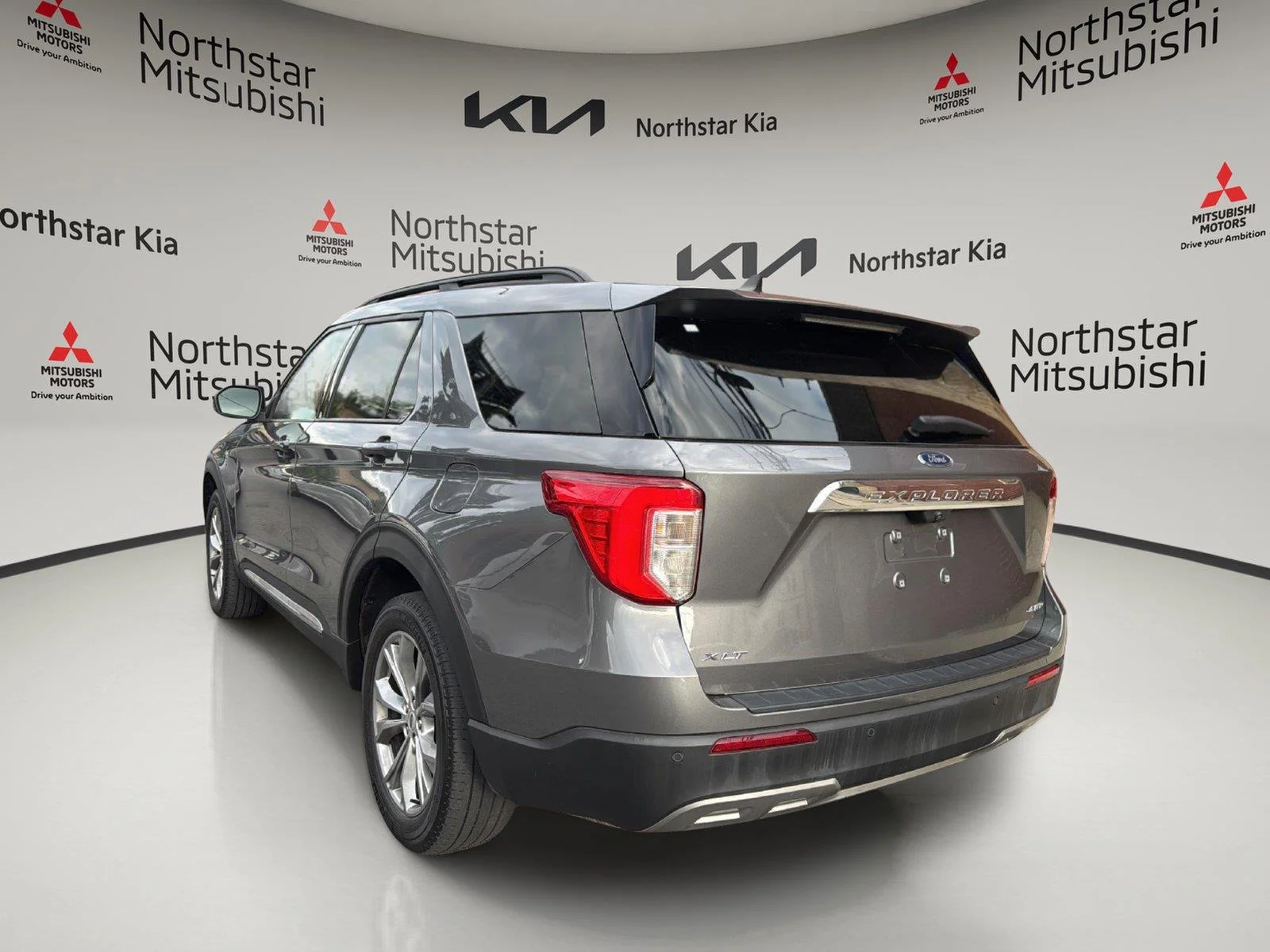 Used 2022 Carbonized Gray Metallic Ford XLT image 5