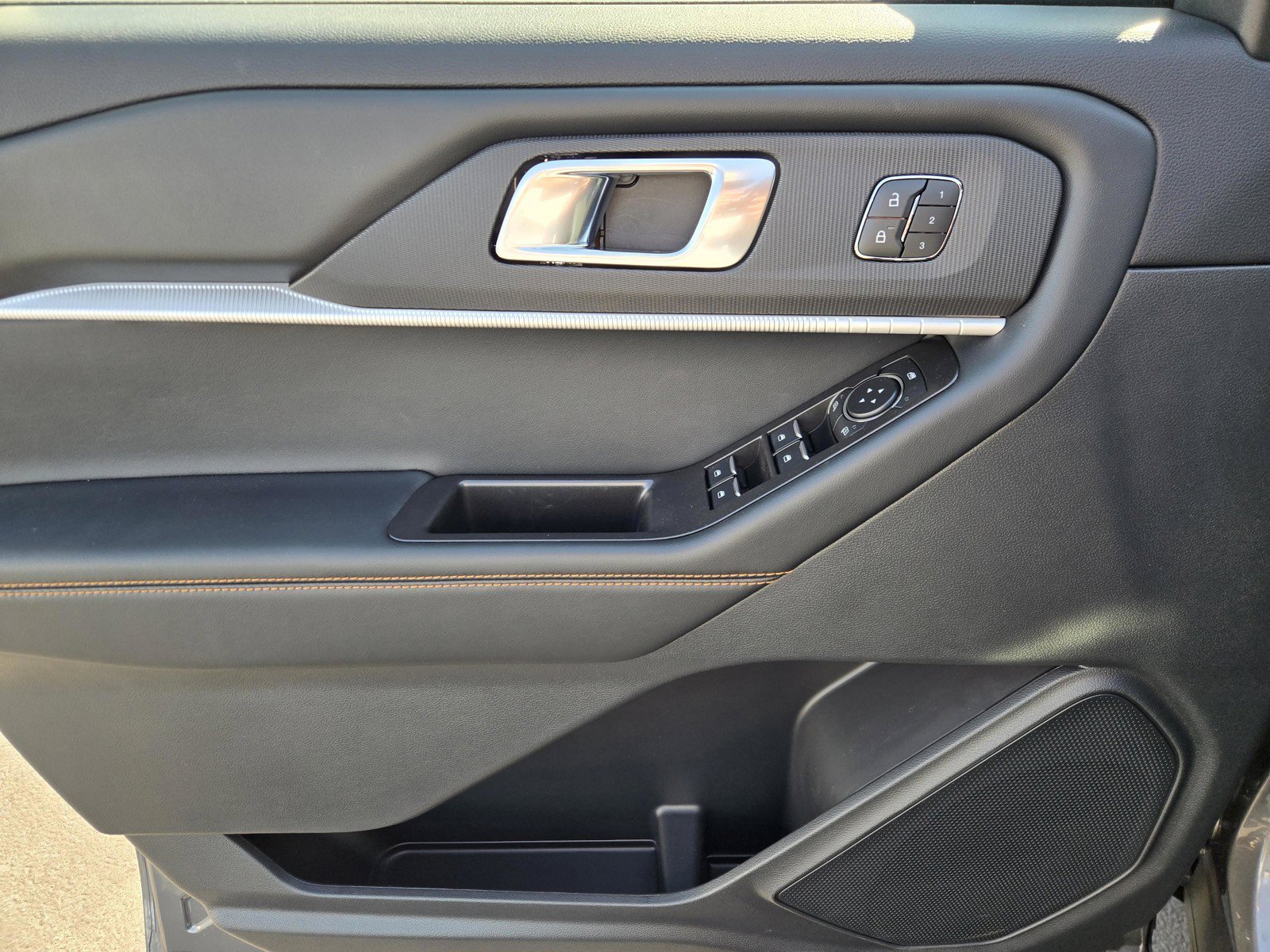 New 2026 Carbonized Gray Metallic Ford Tremor® image 9
