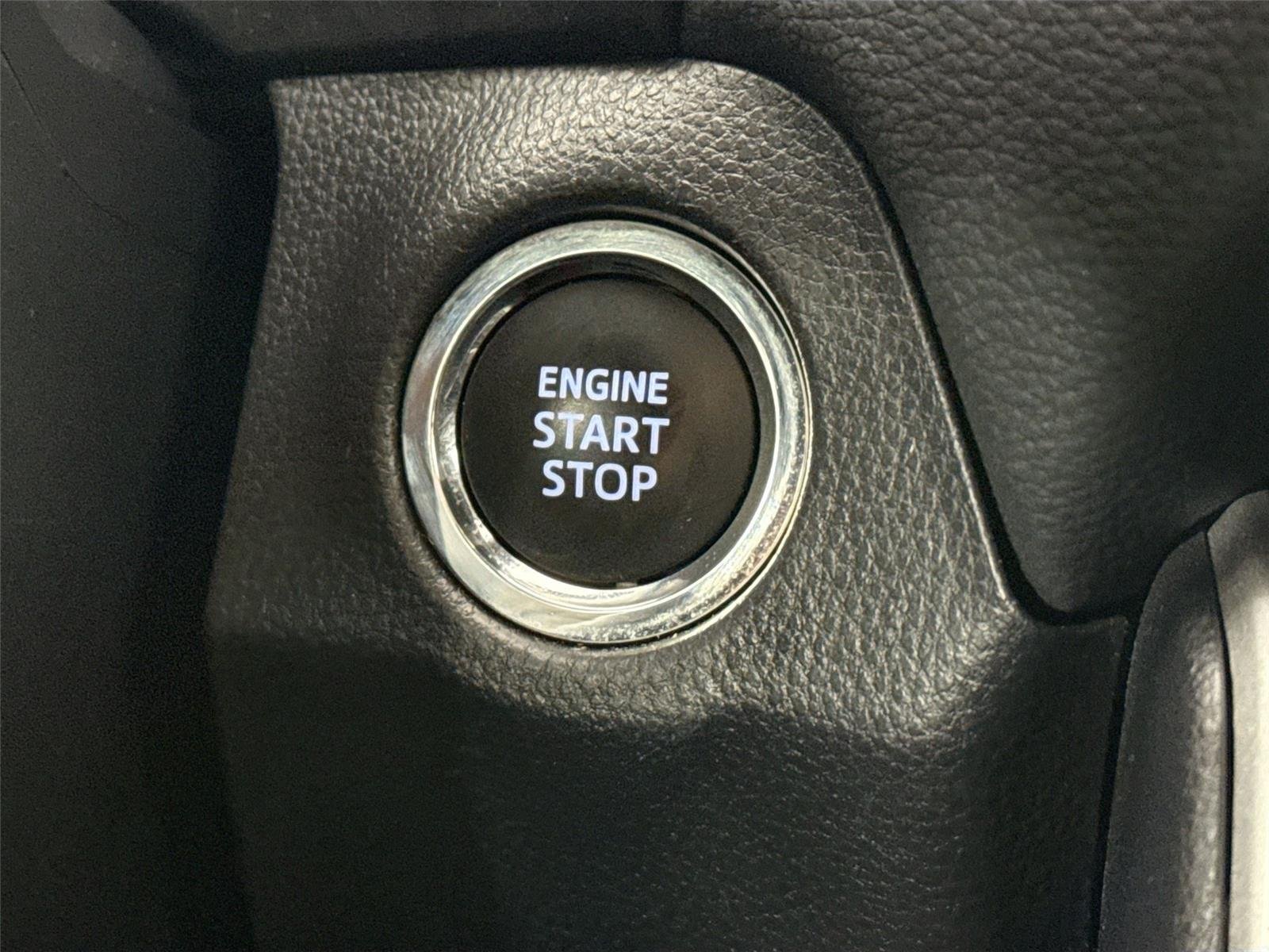 Used 2025 Ice Cap Toyota XLE image 21