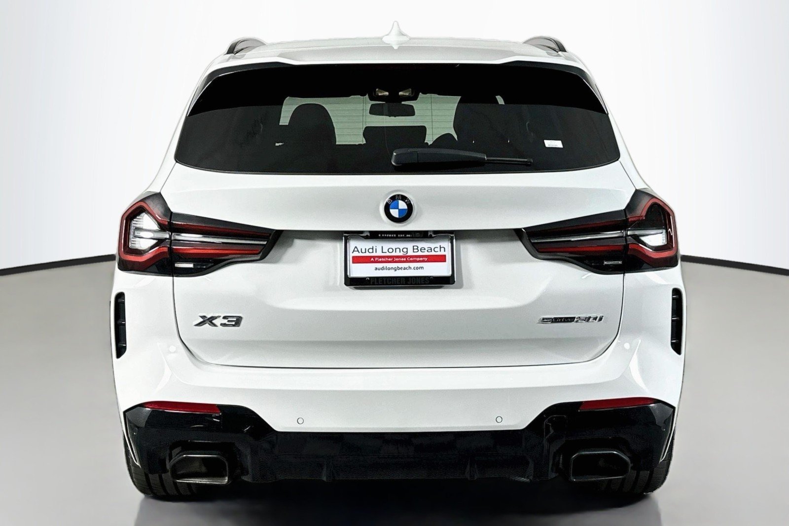 Used 2023 Alpine White BMW sDrive30i image 3
