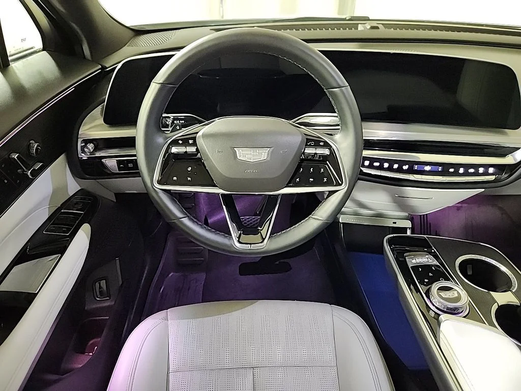 Used 2024 White Cadillac Luxury image 14
