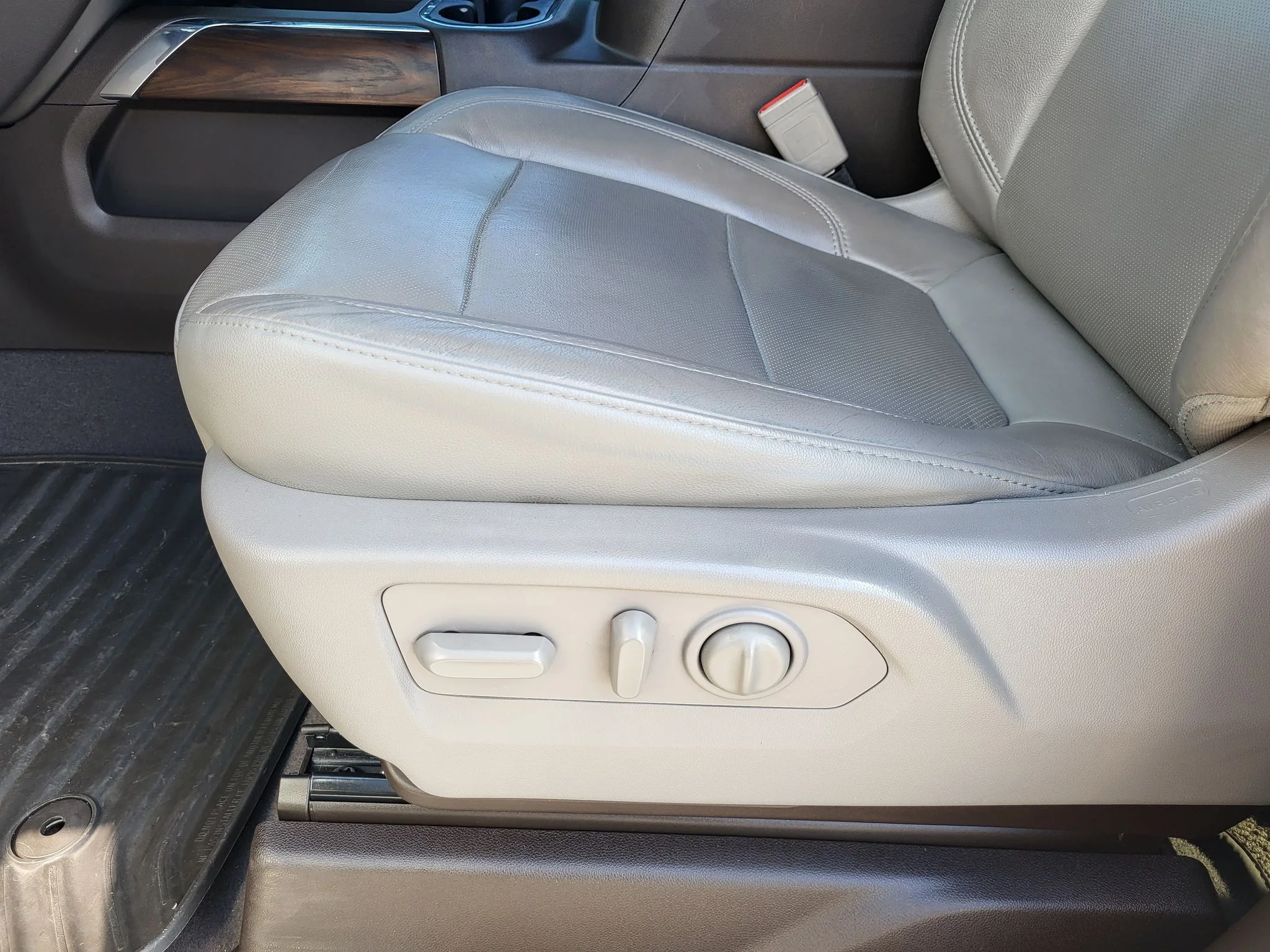 Used 2020 SMOKEY QUARTZ METALLIC GMC SLT image 19