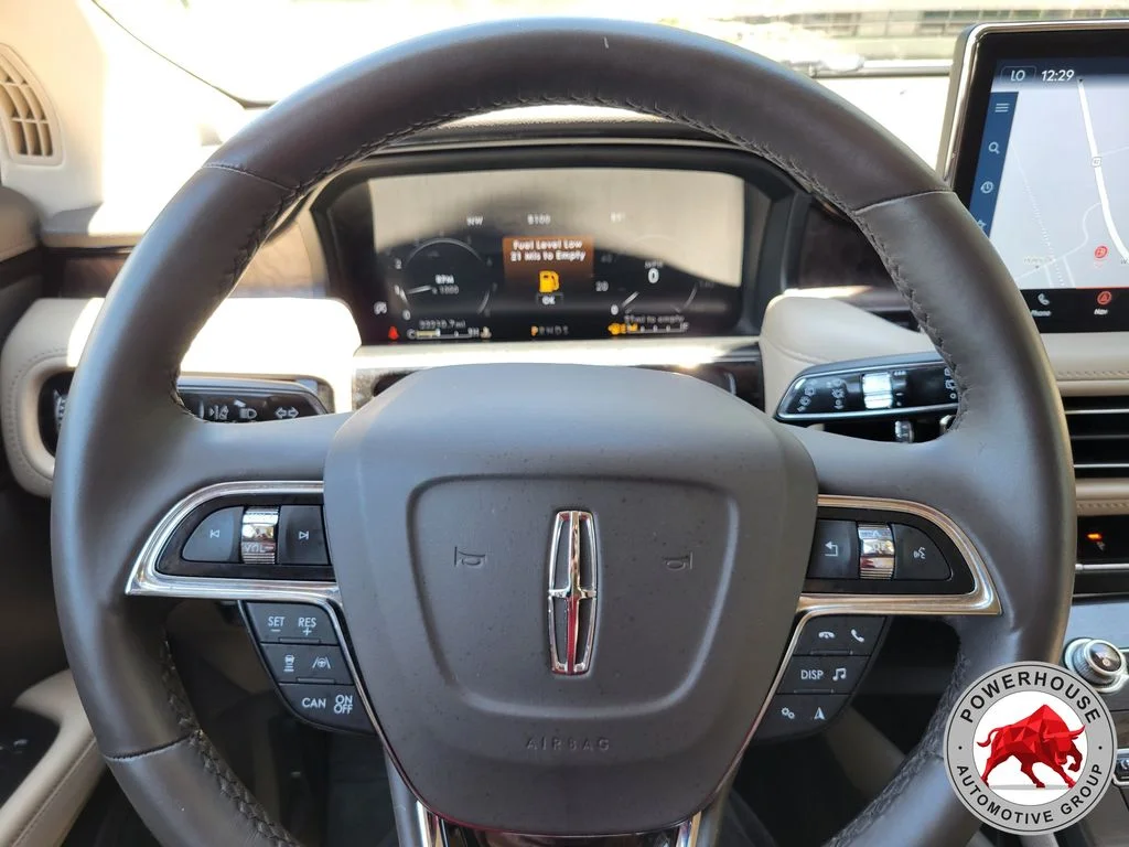 Used 2023 White Lincoln Reserve image 35