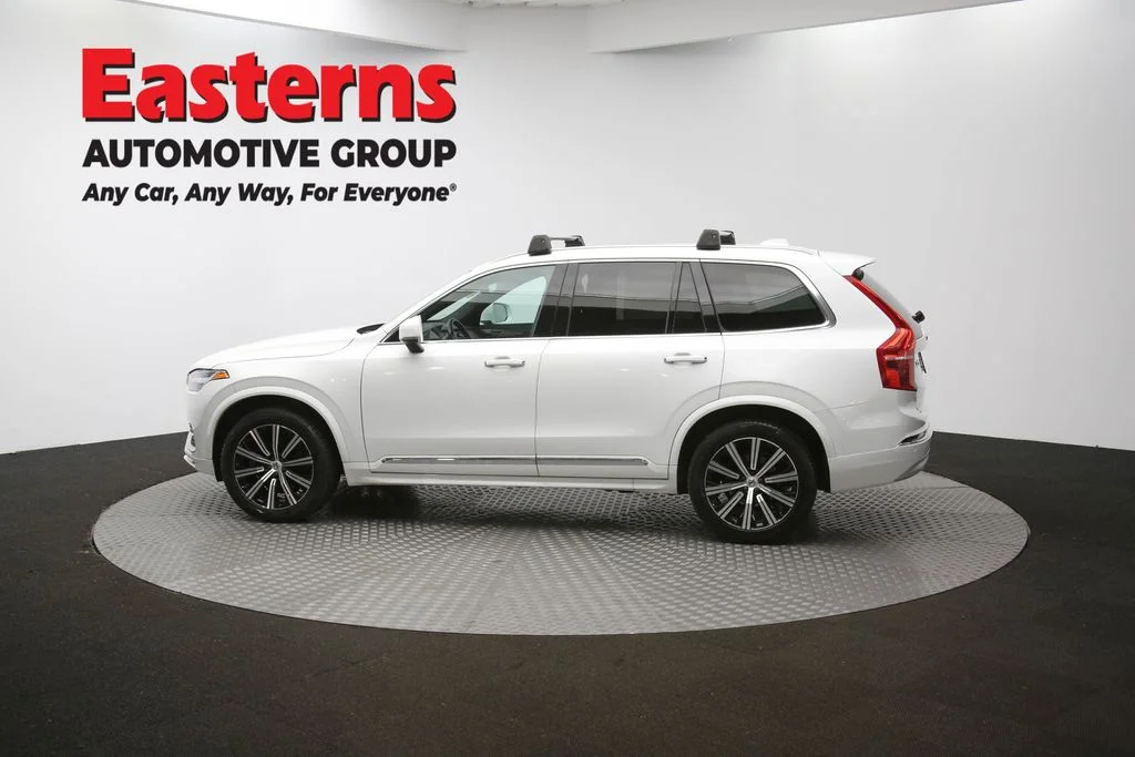Used 2022 White Volvo T6 Inscription image 62