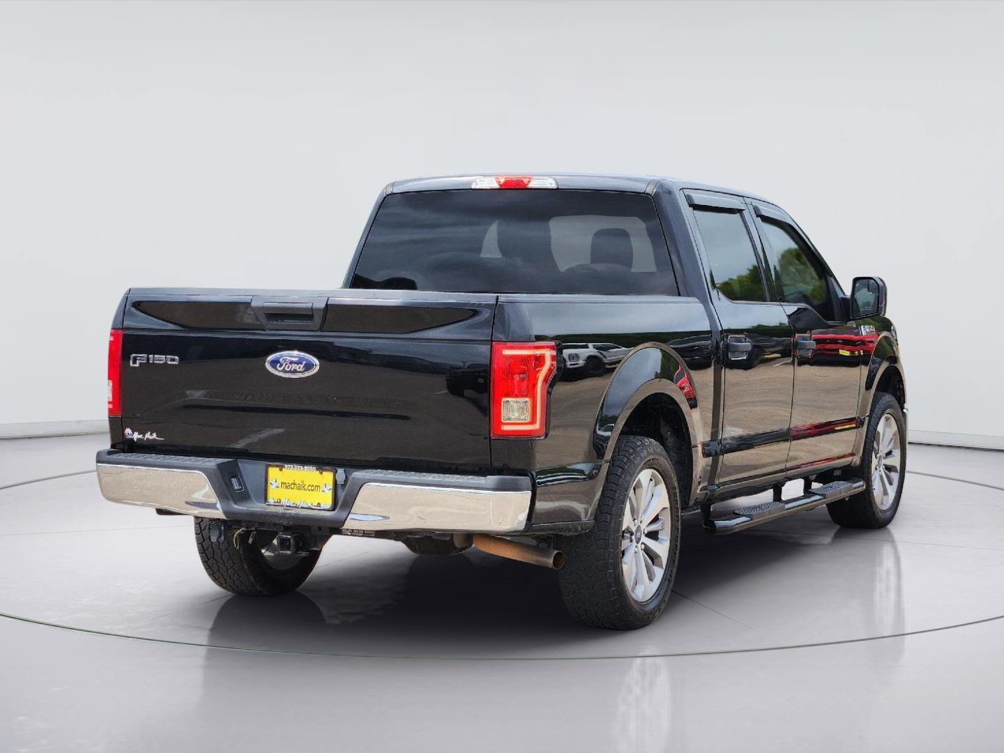 Used 2017 Shadow Black Ford XLT image 6