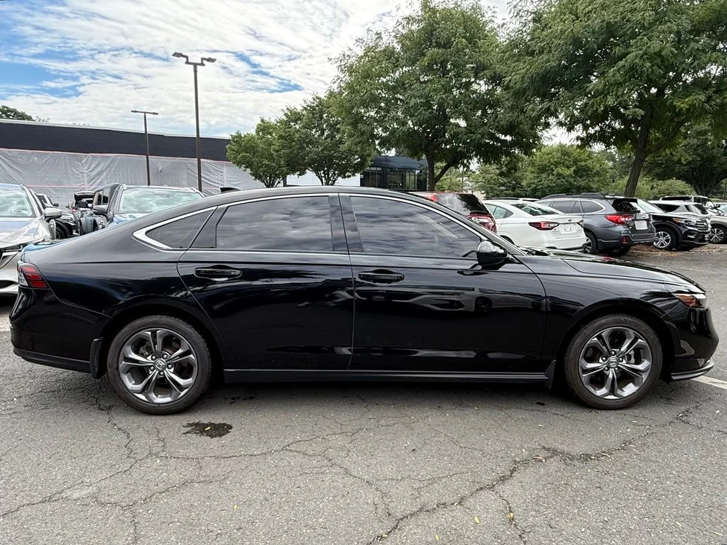 Used 2023 Black Honda EX image 5