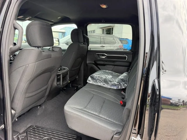 New 2026 Diamond Black Crystal Pearl-Coat Exterior Paint RAM Big Horn image 8