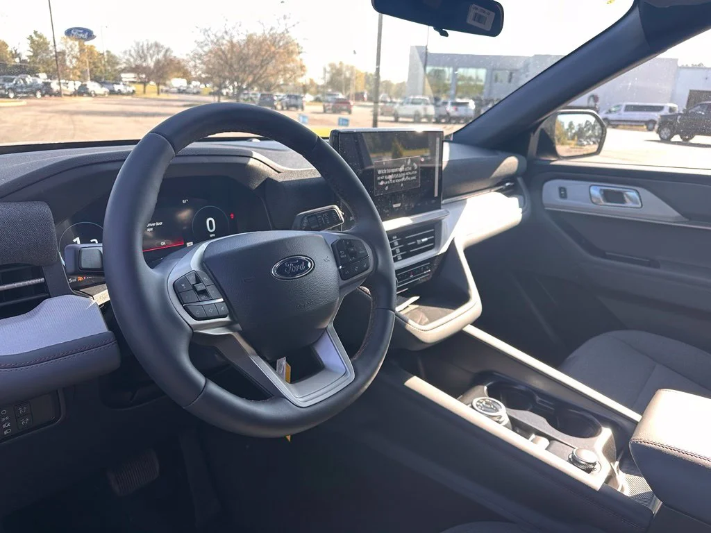 New 2027 Agate Black Metallic Ford Active image 10