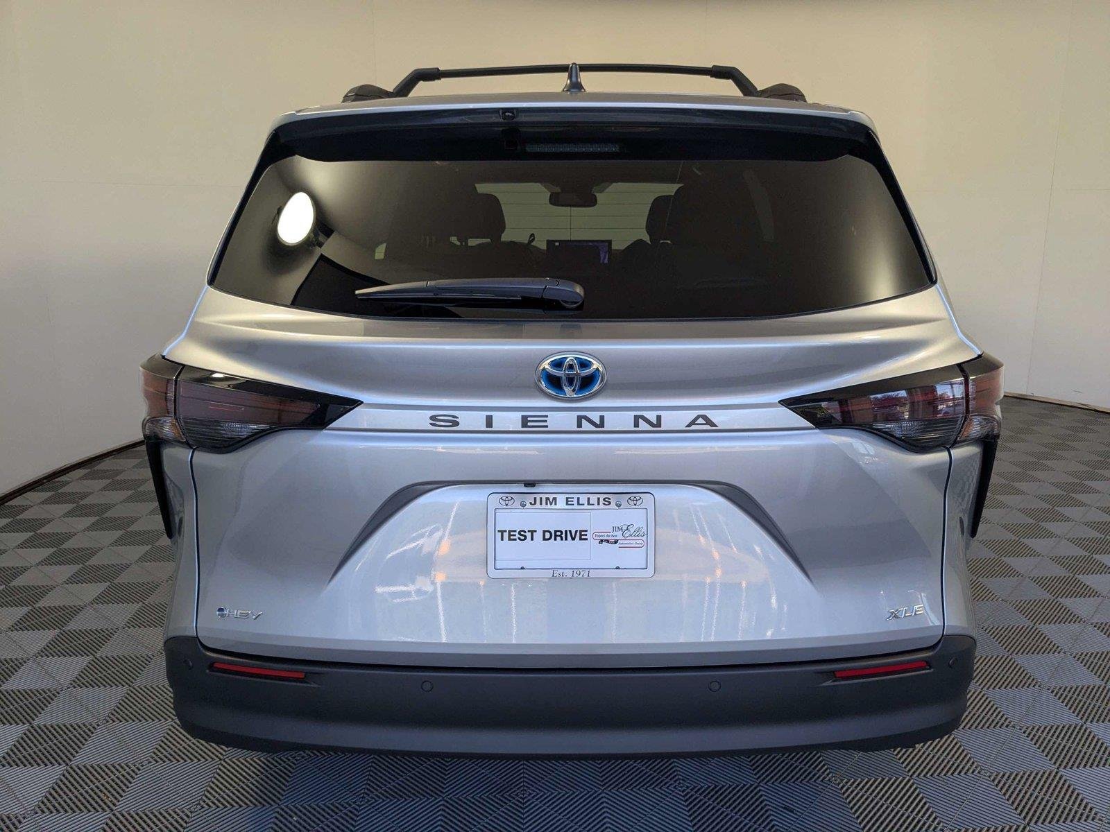 Used 2025 Celestial Silver Metallic Toyota XLE 8-Passenger image 5